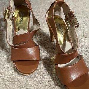 BRAND NEW MICHAEL KORS HIGH HEELS GOLD HEELS  VERY PRETTY